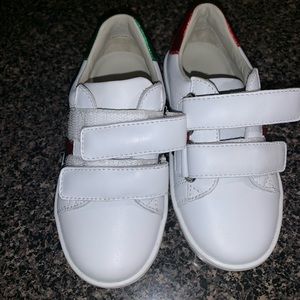 Gucci leather grip strap sneakers